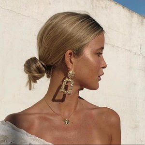 Zara golden raised design earrings blogger fave